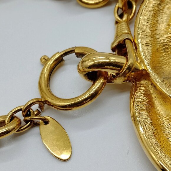CHANEL Vintage Gold Chain Necklace with Iconic Pendant mon-697-09012025 - Picture 5 of 9